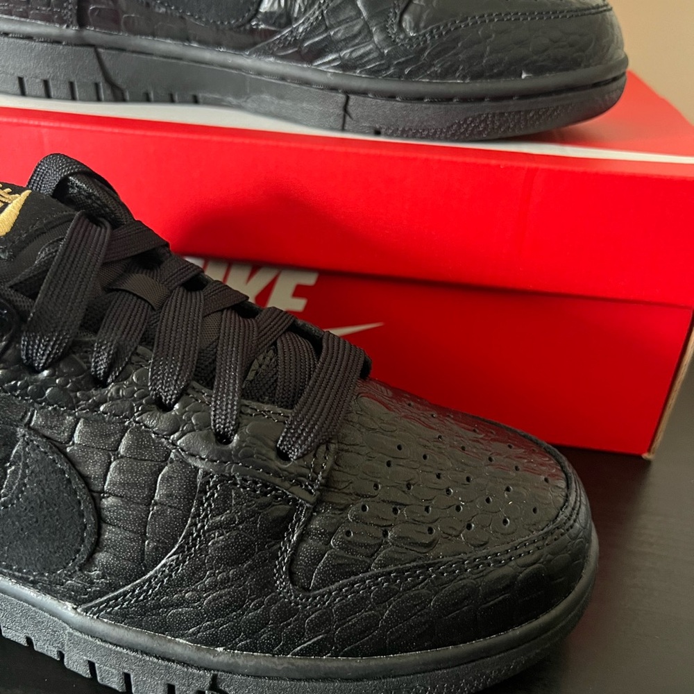 Nike Dunk Low SS Sneakers Black Croc/Metallic Gold HV4388-001 Women’s 7.5 BNIB - Picture 4 of 16